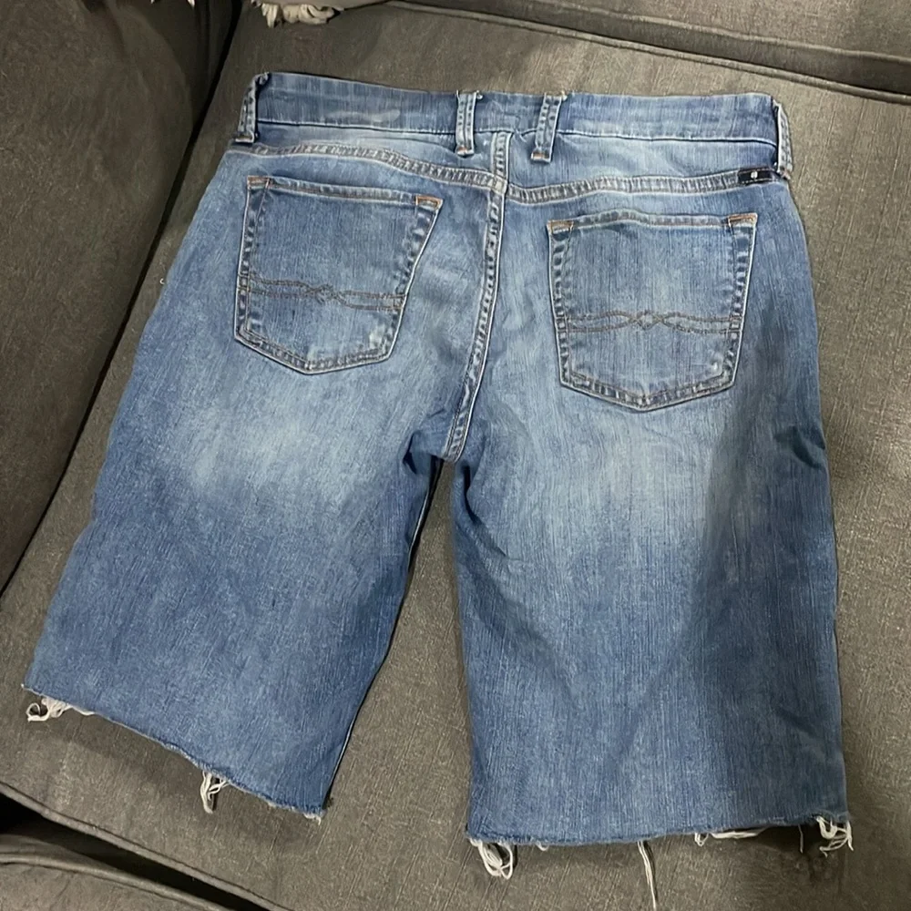 Lucky Brand Light Wash Boardwalk Bermuda Raw Hem Jean Shorts